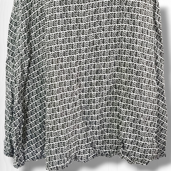 H&M Women's Black & White Geometric Pattern Sleeveless Sheath Mini Dress Size 6 - Picture 3 of 10